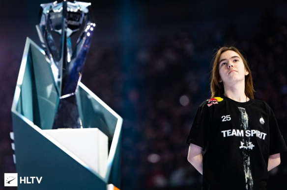 Rookie多数据名列前茅，是中单位唯一未被单杀的选手