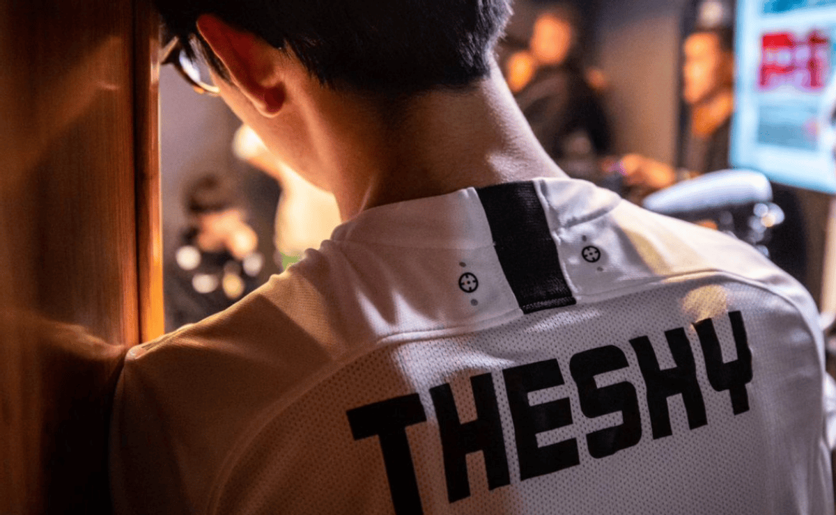 iG祝Xun生日快乐：健身小子要朝气满满 和大家一同向着目标往前冲