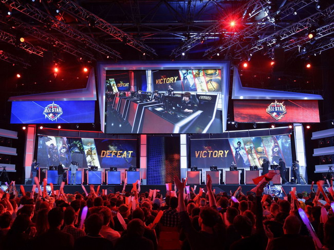 VINI ： “我们没有因为表现原因换掉HEN1，他是个猛兽”