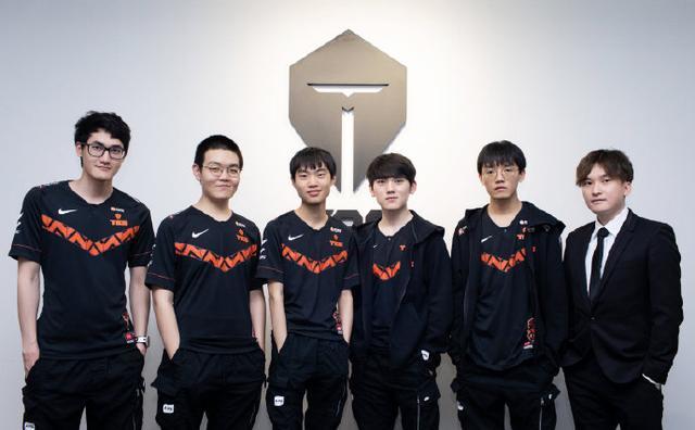 NiP和 Fnatic 在StarLadder布达佩斯Major 2025第一阶段的第三轮中取得胜利